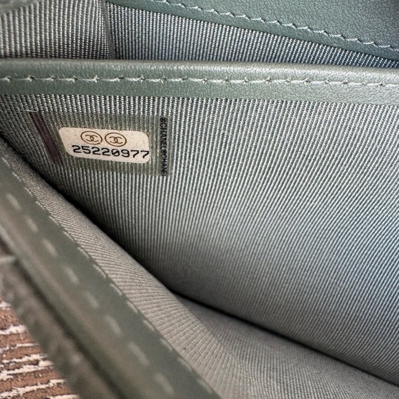 CHANEL L-GUSSET FLAP WALLET - Picture 9 of 15